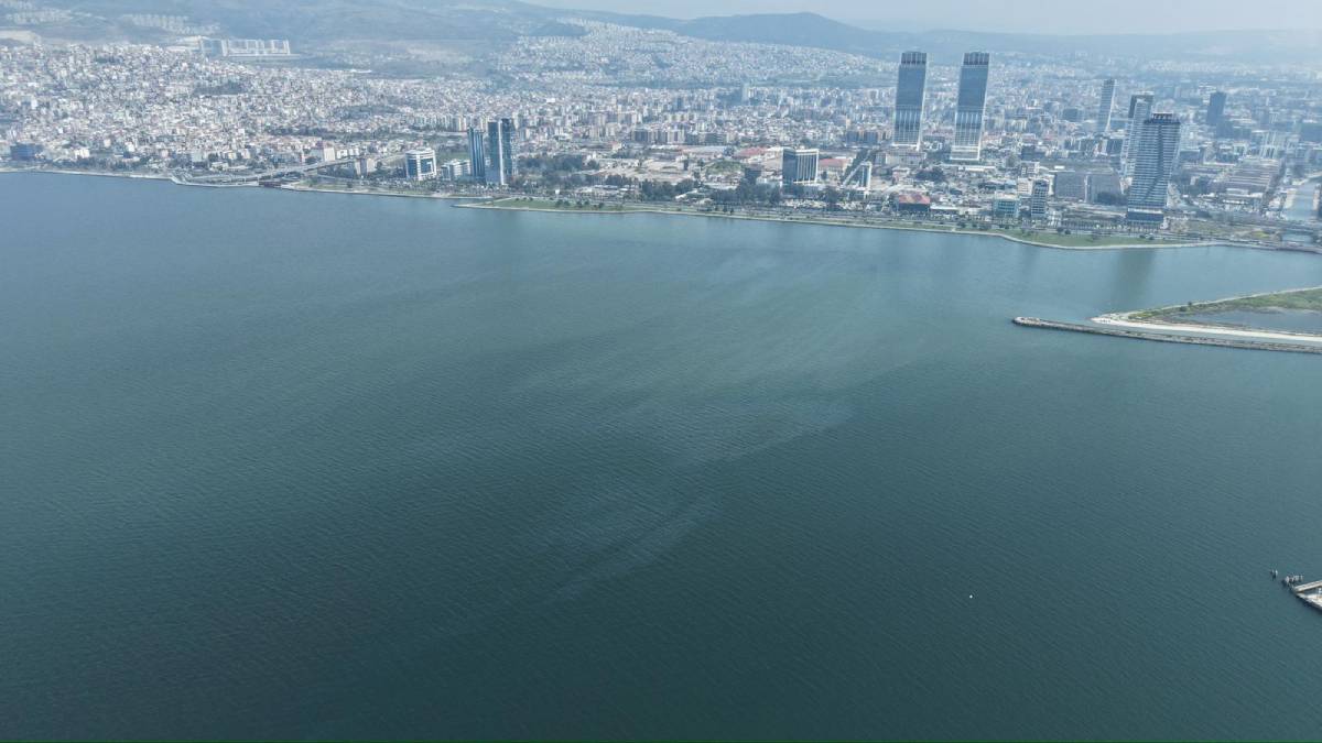 İzmir Körfezi’nde yine dış kaynaklı kirlilik alarmı