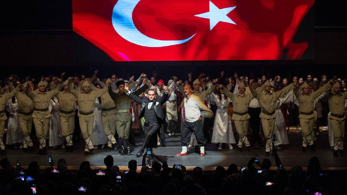 “Uyan Memet”  Çanakkale ruhunu sahneye taşıdı