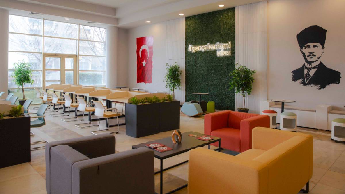 ABB’den eğitim hayatına tam destek: Genç Akademiler, kentin dört bir yanında öğrencilerin hizmetinde