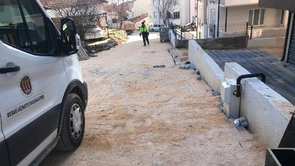Yeni cadde ve sokaklar ulaşıma açılıyor, kaldırımlar yenileniyor