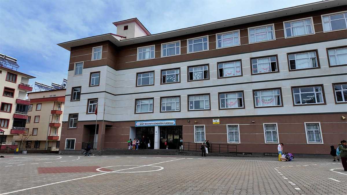 İlkokulda kar spreyi paniği! 30 öğrenci hastanelik oldu