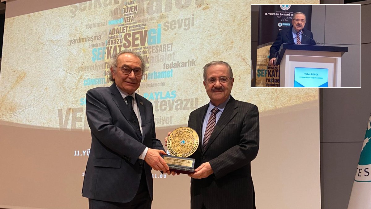 KARAR yazarı Taha Akyol'a İnsani Değerler ödülü