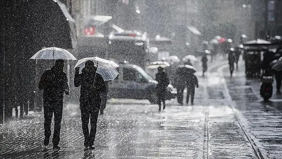 Türkiye "yüksek meteorolojik aksiyon" dönemine giriyor: Nisan'da hava nasıl olacak?