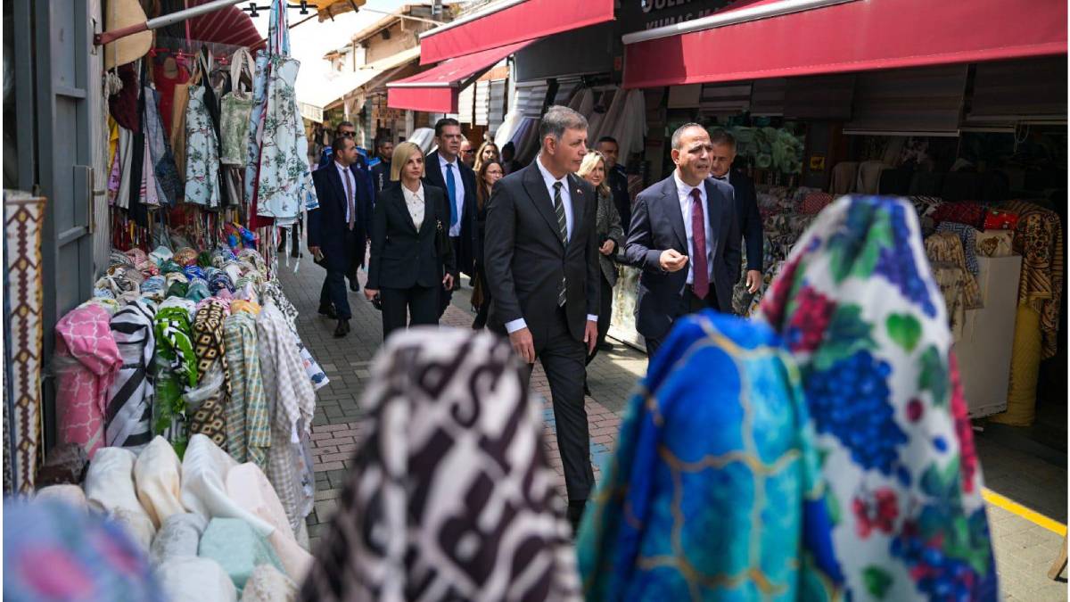 Başkan Tugay kardeş şehir Lefkoşa’da