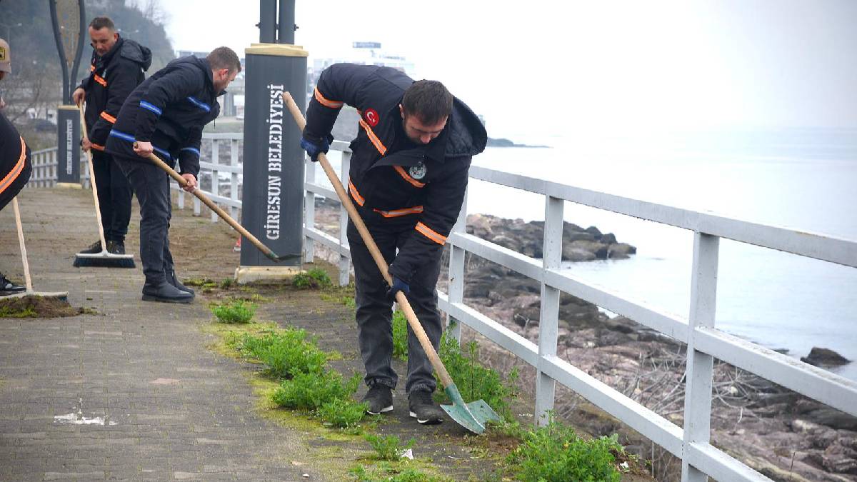 Giresun Belediyesi saha ekipleri şehrin her bölgesinde