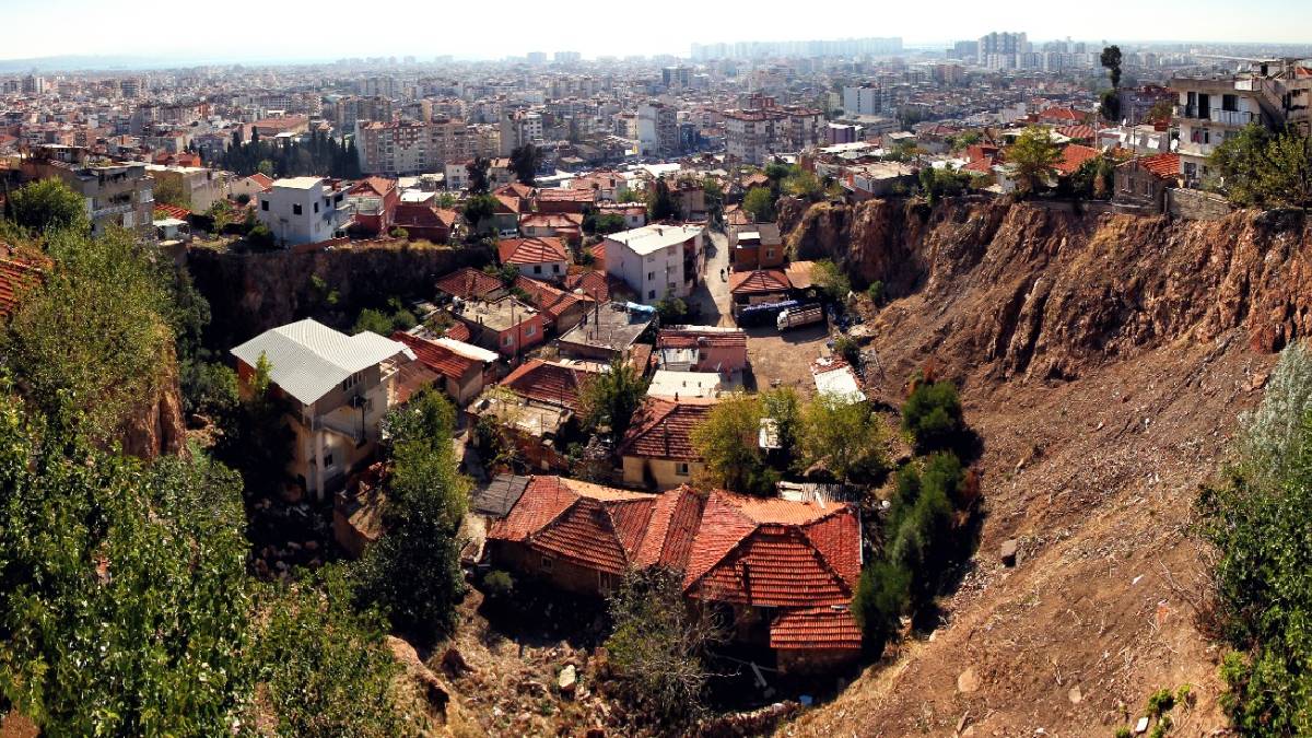 Karşıyaka’da tarihi adım: Taş ocağı bölgesinin yeni planları yürürlükte!