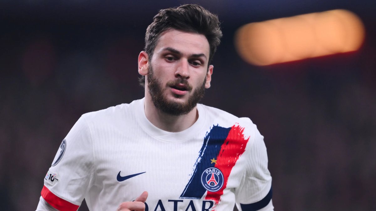 İngiliz devinden Kvaratskhelia hamlesi: PSG'nin Gürcü yıldızını istiyorlar
