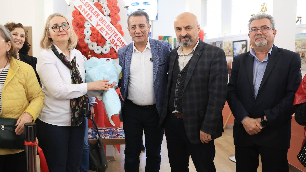 Başkan Anıl Yetişkin Efeler’in sanat sergisini açtı