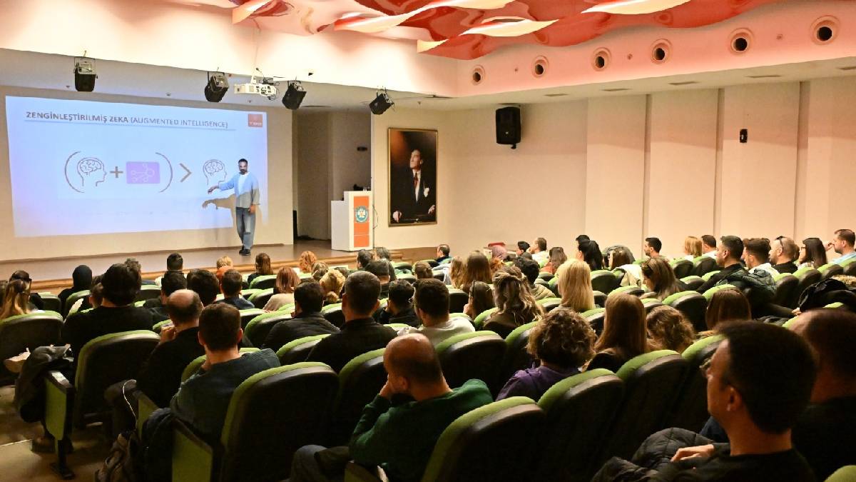 Büyükşehir personeline Yapay Zekâ ve Veri Yönetimi Eğitimi