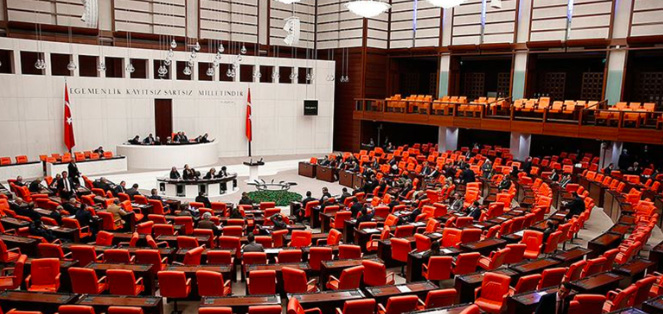 Doğum izni ve sosyal medya düzenlemeleri TBMM gündeminde