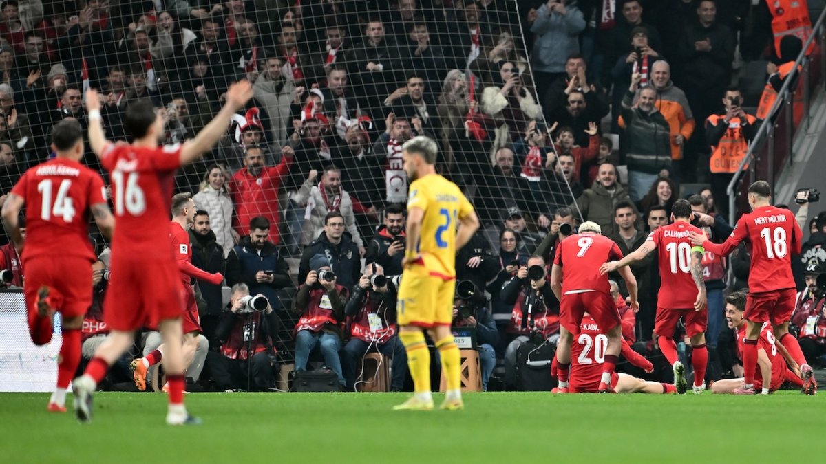 Romanya basını Türkiye'nin zaferini konuşuyor: Türkler milli takımımızı cezalandırdı