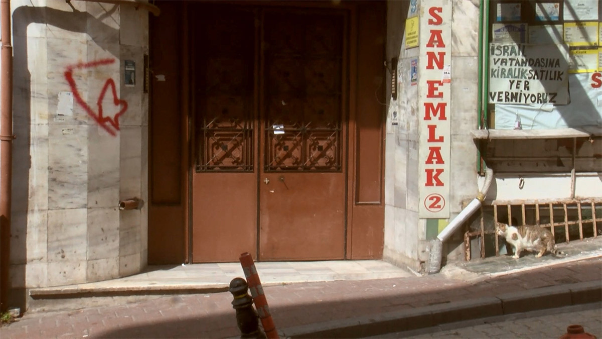 İstanbul'da korkunç olay! Misafirlerin yanında eşini döverek öldürdü