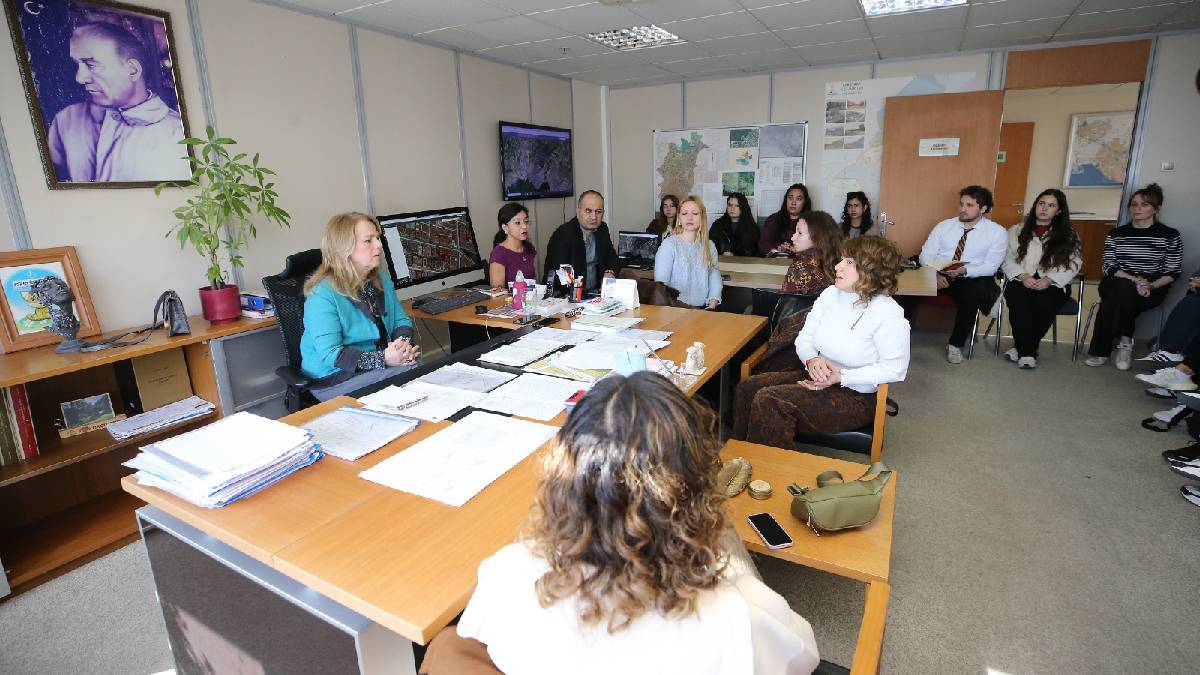 İYTE’li mimar adayları Karşıyaka’nın geleceği için fikir yürütecek