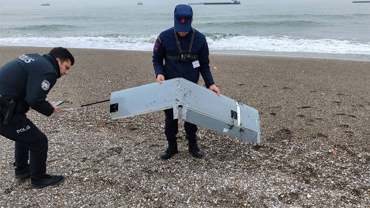 Sakarya sahillerinde İHA parçaları bulundu! İnceleme başlatıldı