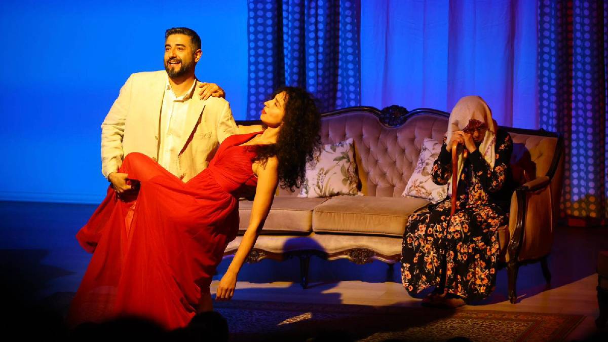 Kınay: “Karabağlar Kent Tiyatrosu ile birlikte üretiyor, sanatla geleceği kuruyoruz”