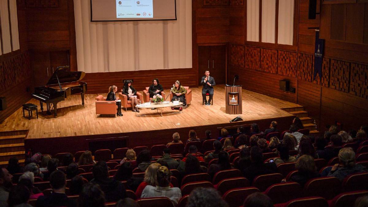 İzmir’de kadın emeği ve engellilik masaya yatırıldı