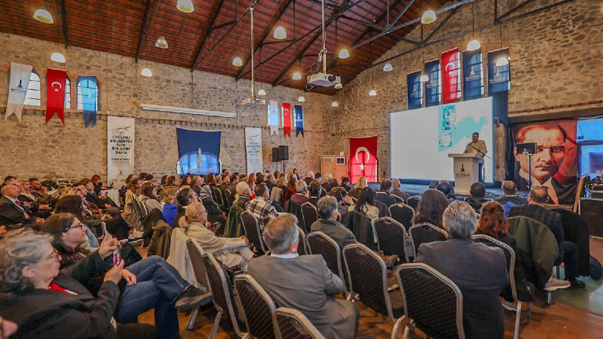 Bilim insanları Körfez'in geleceğini konuştu