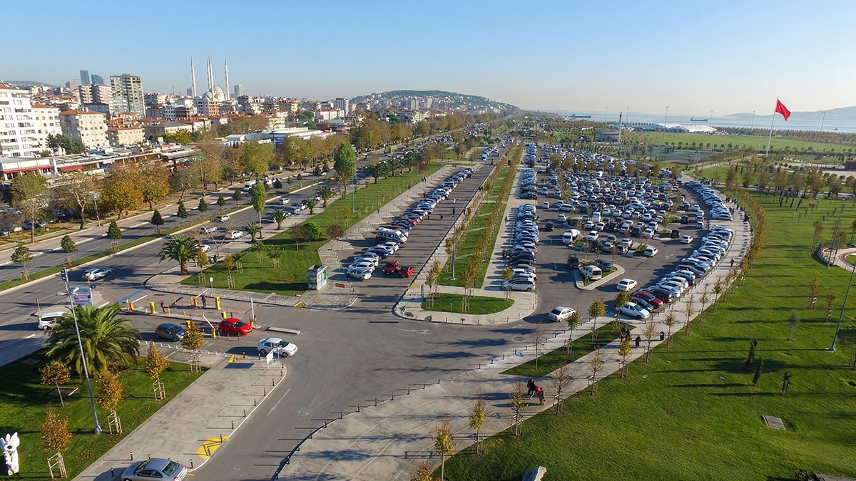 Maltepe'deki İSPARK otoparkı yüzde 50 indirimle tüm gün 100 TL