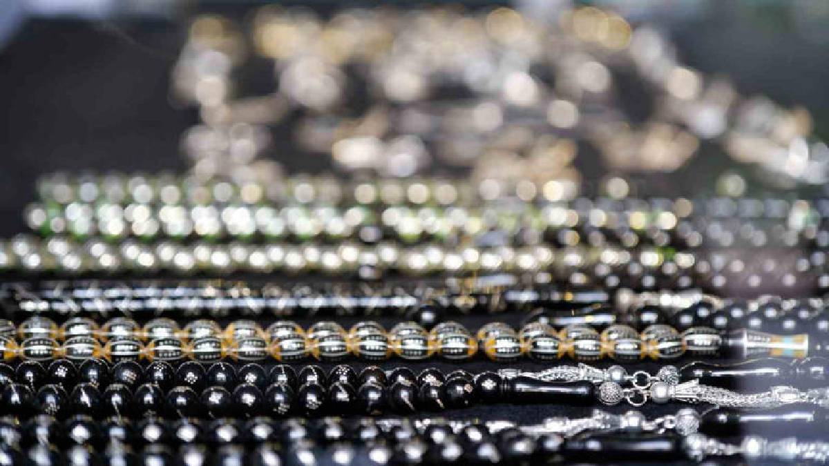 Yer altında çıkıyor, havayla temasta sertleşiyor: Bin bir emekle işleniyor