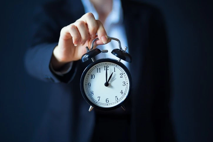 Resmi Gazete kararı: Türkiye'de saatler ileri alındı mı, Avrupa ile saat farkı kaç oldu?