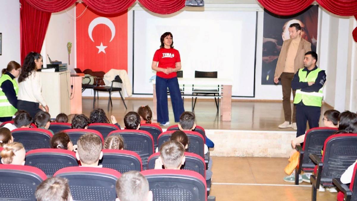 Bayraklı’da sıfır atık bilinci küçük yaşta başlıyor