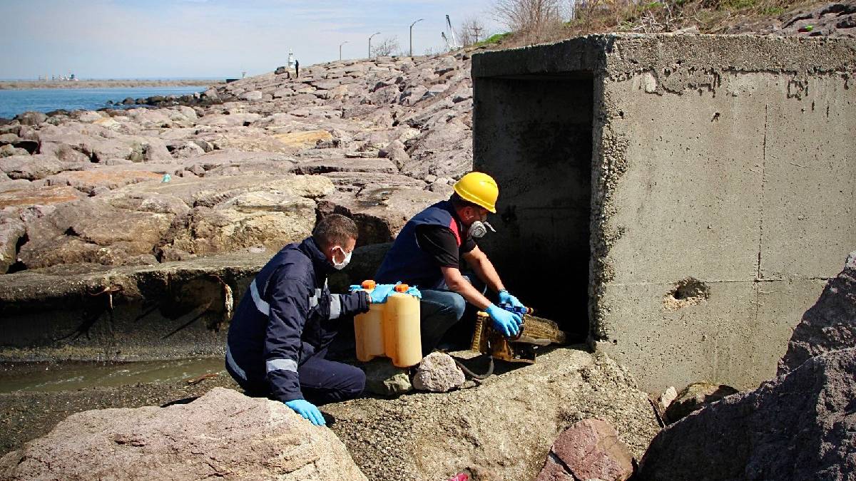 Zararlıların üreme alanları ilaçlanıyor