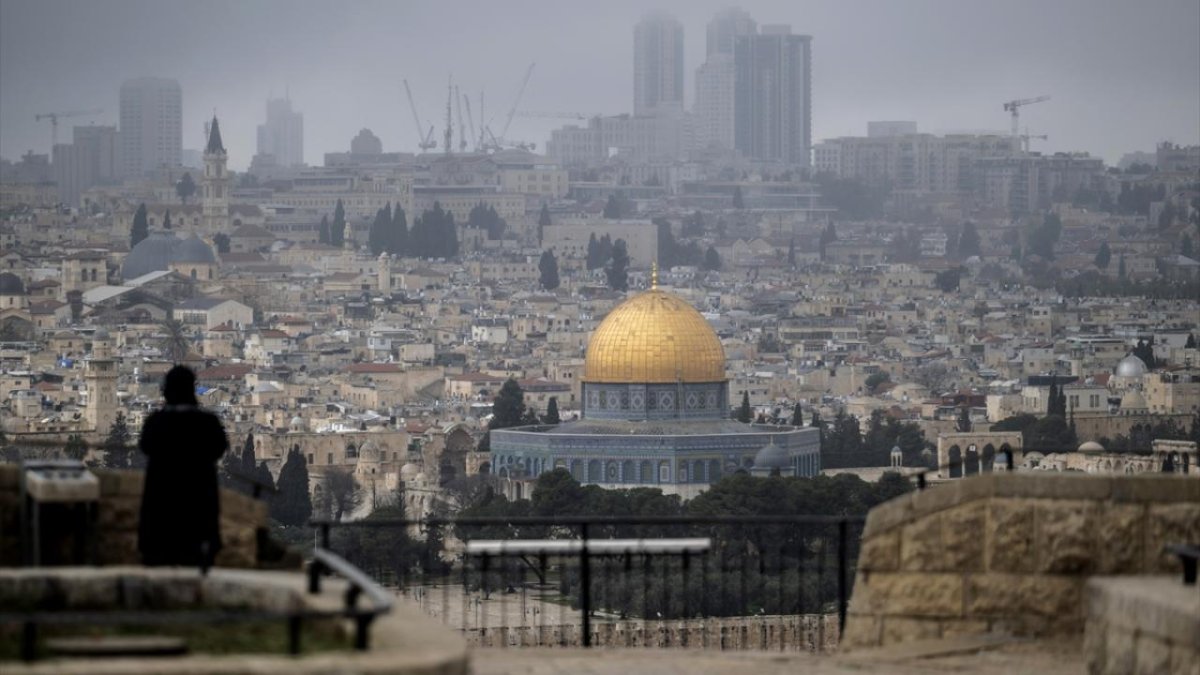 İsrail Mescid-i Aksa’yı 32 gündür kapalı tutuyor