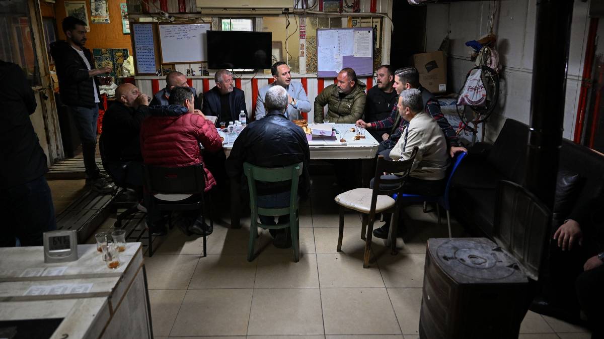 Başkan Eşki minibüsçülerle kahvaltıda buluştu