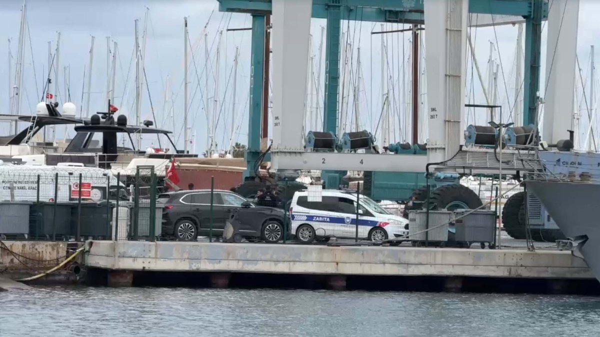 Bodrum'da kaçak göçmenleri taşıyan bot battı: 11 can kaybı, 21 kişi kurtarıldı