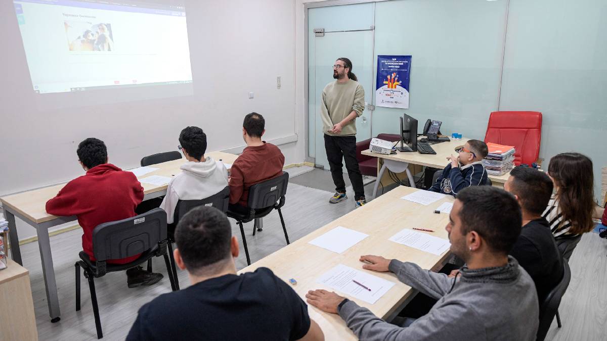 Türkiye’de ilk: İzmir Büyükşehir Belediyesinden Destekli İstihdam Ofisi... Engelli bireyleri iş hayatına hazırlıyor!