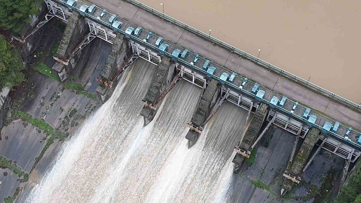 Balıkesir'de baraj 18 yıl sonra doldu: Su tahliyesi tarlaları vurdu