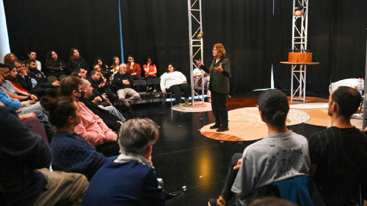 Tiyatronun binlerce yıllık yolculuğu Bornova’da anlatıldı