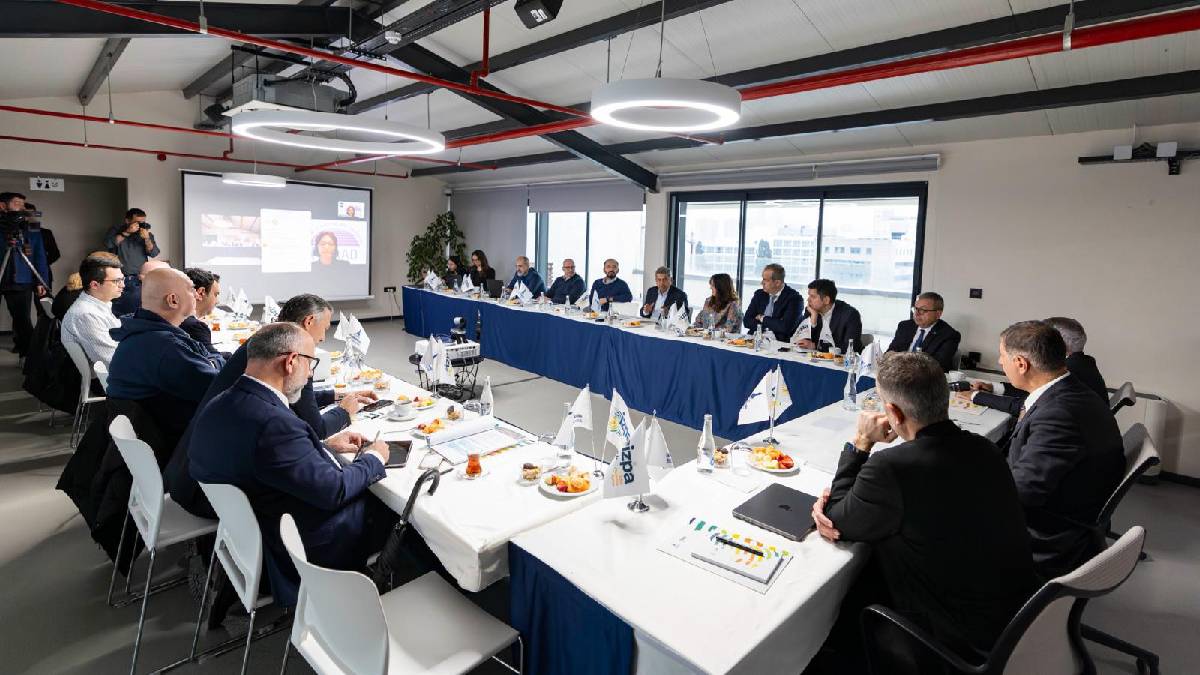 İzmir, yapay zekâ ile yatırım ve kalkınma atağında