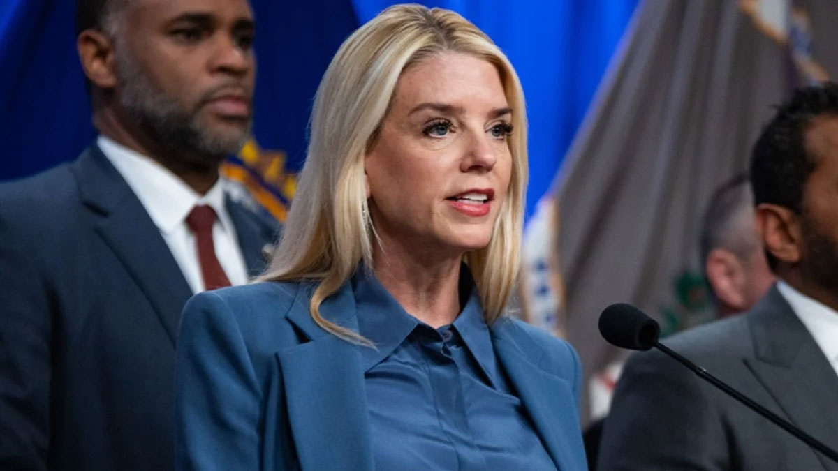 Trump bir ismi daha görevden çekti: Adalet Bakanı Bondi'ye yeni sorumluluk