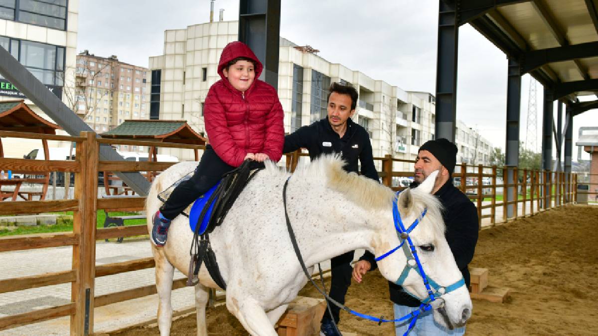 Esenyurt’ta Otizm Farkındalık Günü’nde anlamlı etkinlik