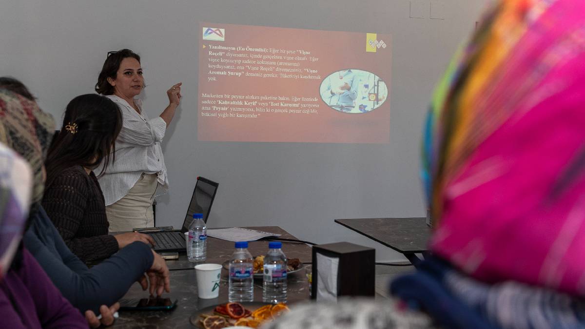 Üretici kadınların 2. adresi: Hamzabeyli Köyümüz Atölyesi'nde “Gıda Okuryazarlığı Eğitimi” ile bilgilendirme yapıldı