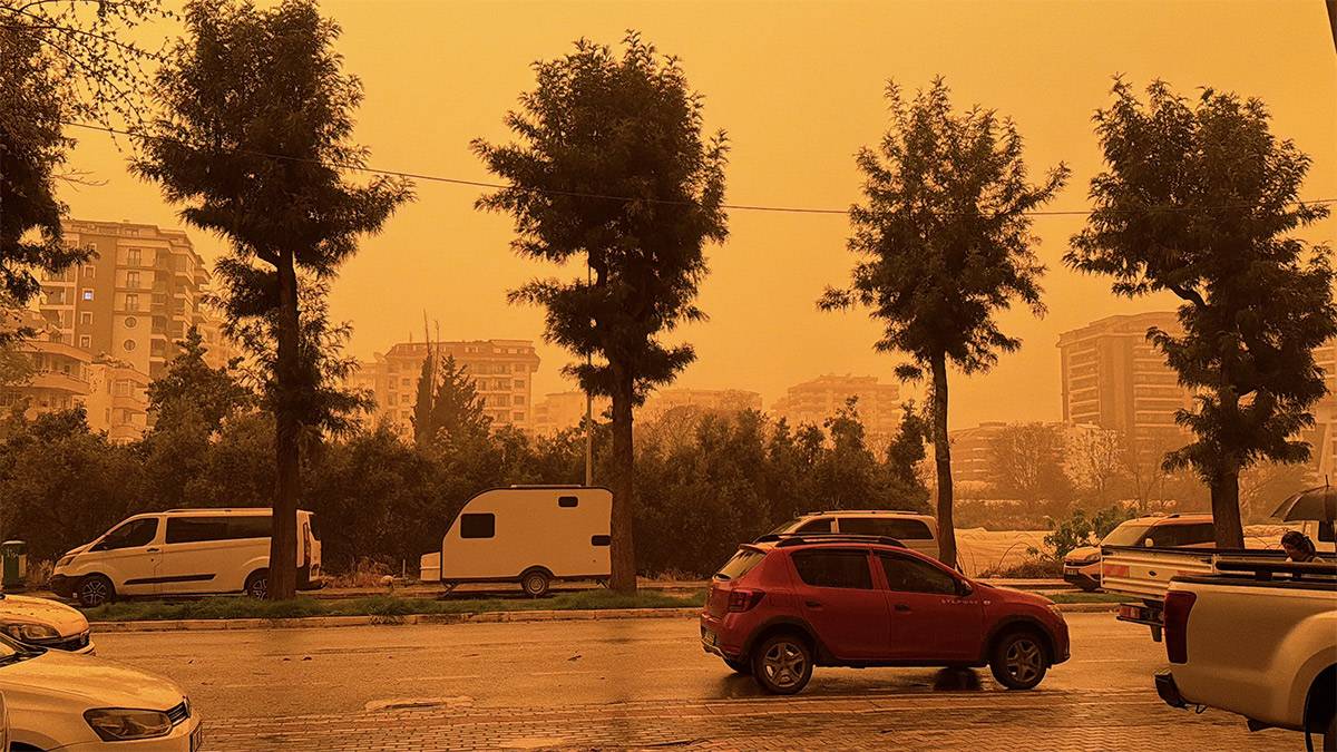 Afrika değil Alanya! Her yer turuncuya büründü