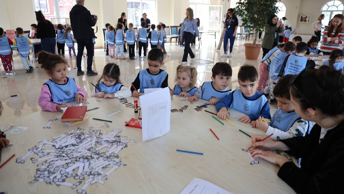 Miniklerle Kütüphaneler Haftası kutlandı