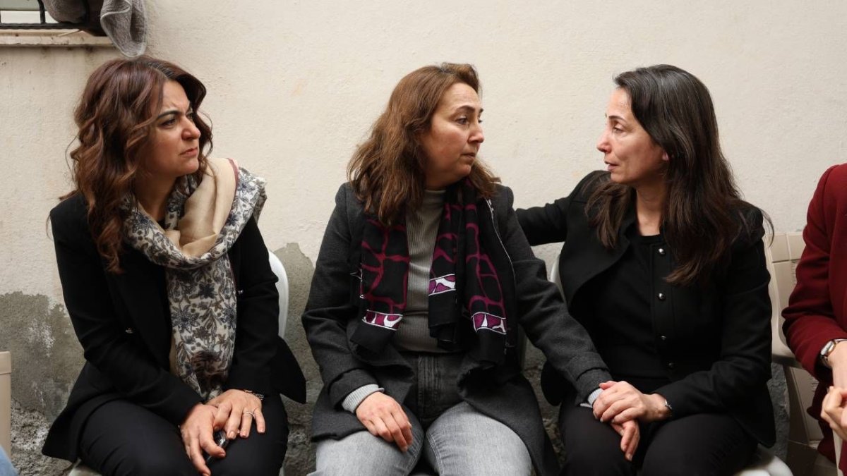 Figen Yüksekdağ ağabeyinin cenaze törenine katıldı