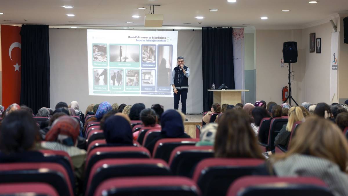 Bayraklı’da madde bağımlılığına karşı annelerle farkındalık eğitimi