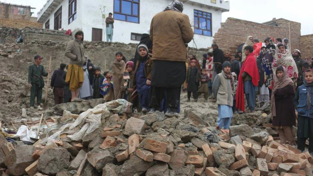 Afganistan'da 5.9 büyüklüğünde deprem: 8 ölü