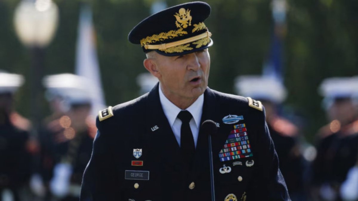 Görevden alınan ABD komutanından mesaj: 'Ordu karakter sahibi liderleri hak ediyor'