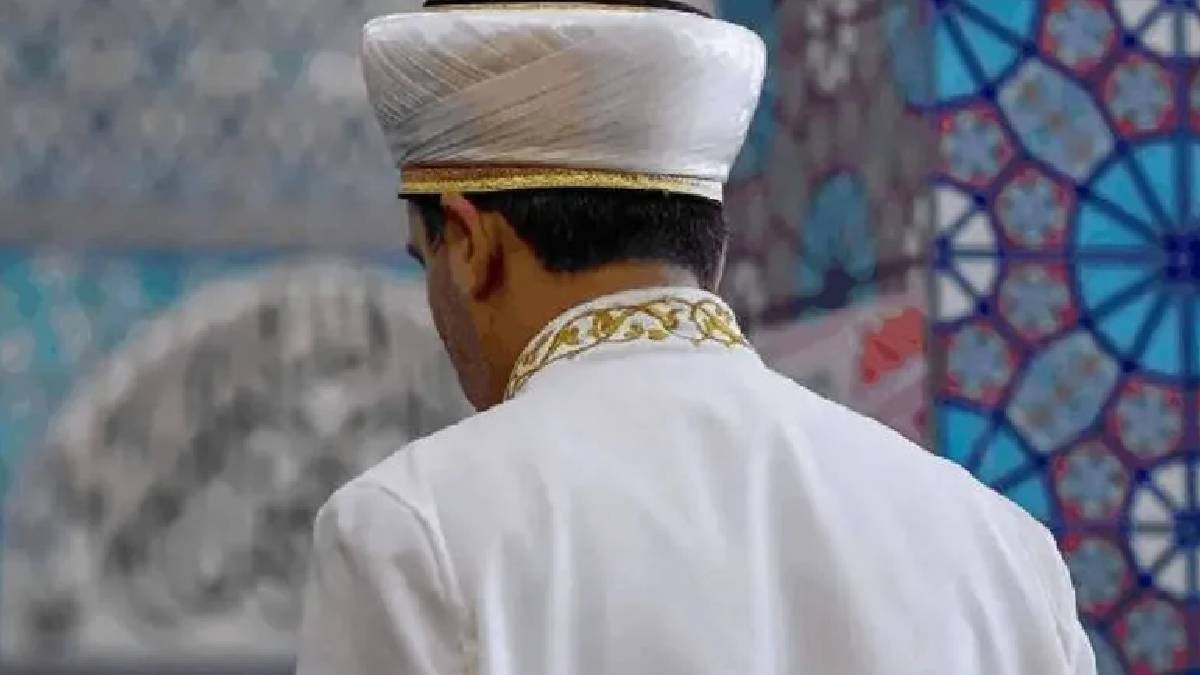 Diyanet'ten "eskort" iddialarına cevap: İnsanın olduğu yerde birtakım hatalar olabilir