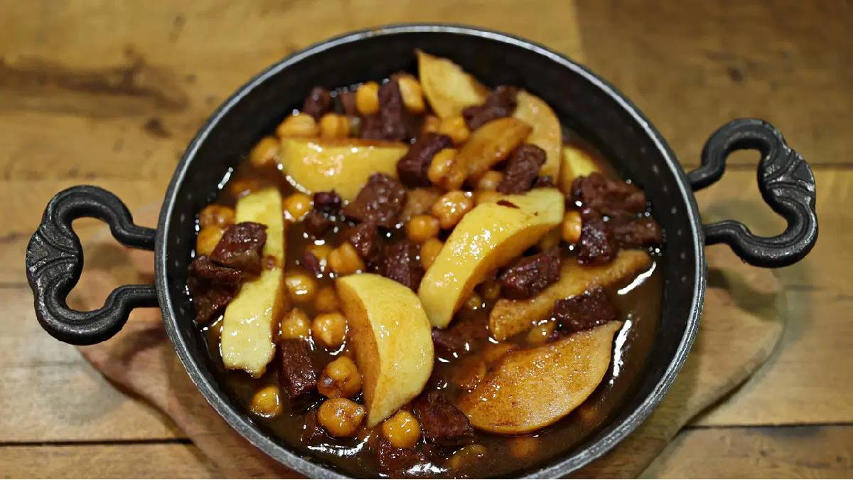 Meyve ve etin muhteşem buluşması! Coğrafi işaretli ayvalı yahni tarifi