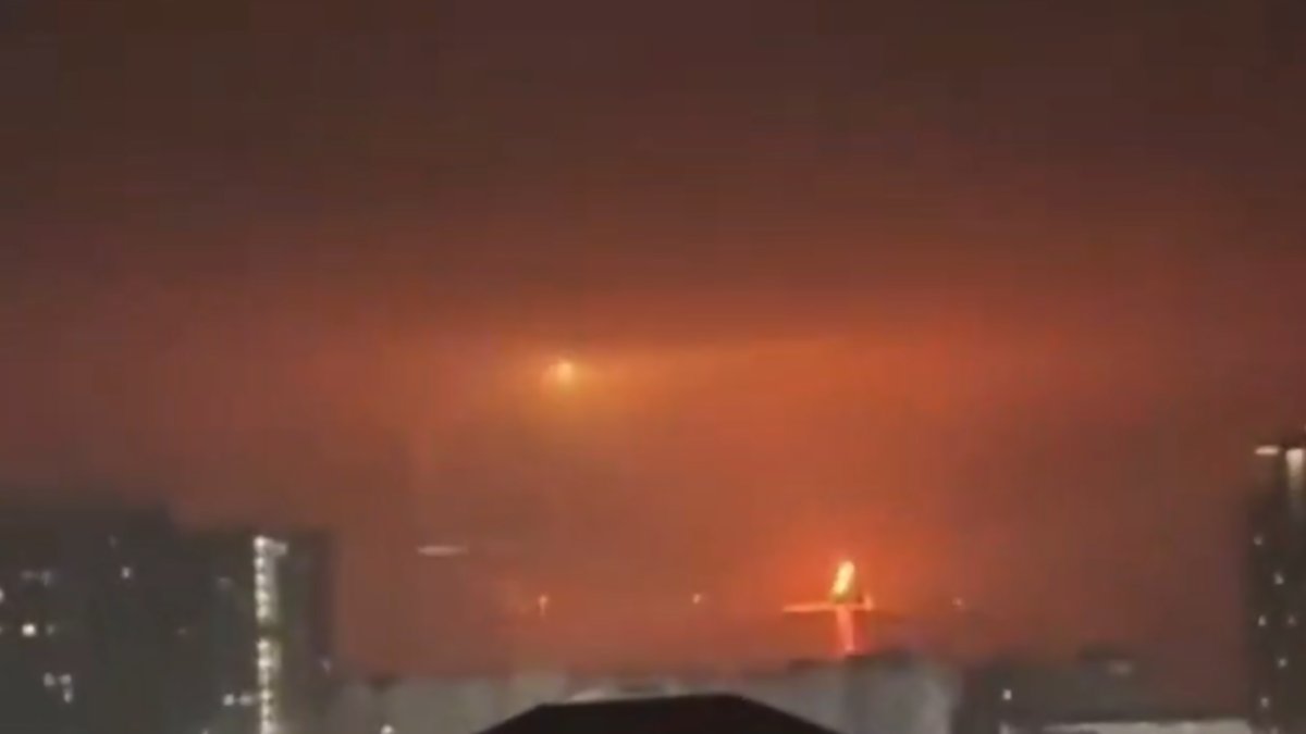 Ukrayna, Rusya'nın petrol kalbini vurdu: Novorossiysk alev alev yanıyor