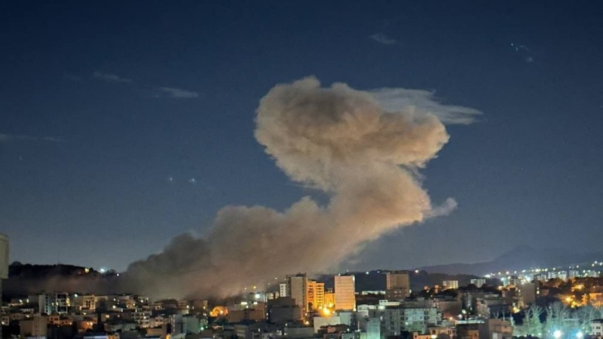 İran’a gece boyu düzenlenen saldırılarda 34 kişi hayatını kaybetti