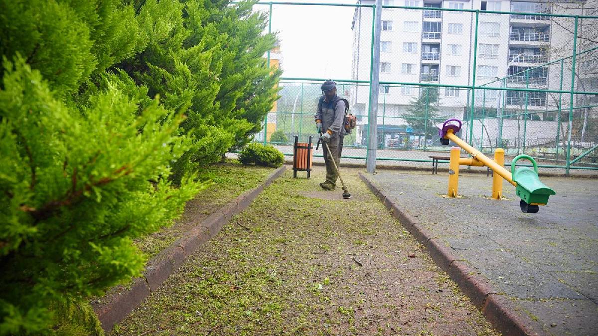 Giresun Belediyesi parklarda bakım ve temizlik çalışmalarını sürdürüyor
