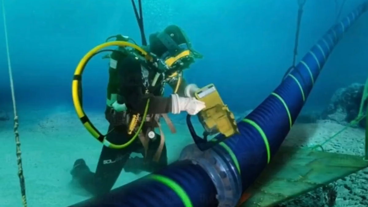 İran'dan yeni tehdit: Dünyanın internetini keseriz