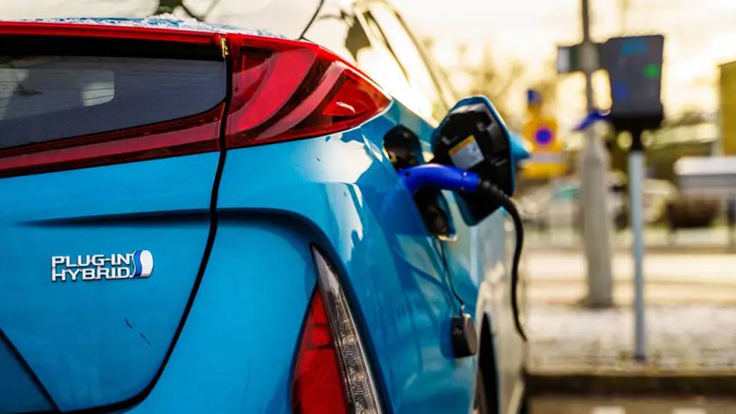 Pazarın yarısı artık 'yeni nesil': Satılan her iki otomobilden biri elektrikli veya hibrit