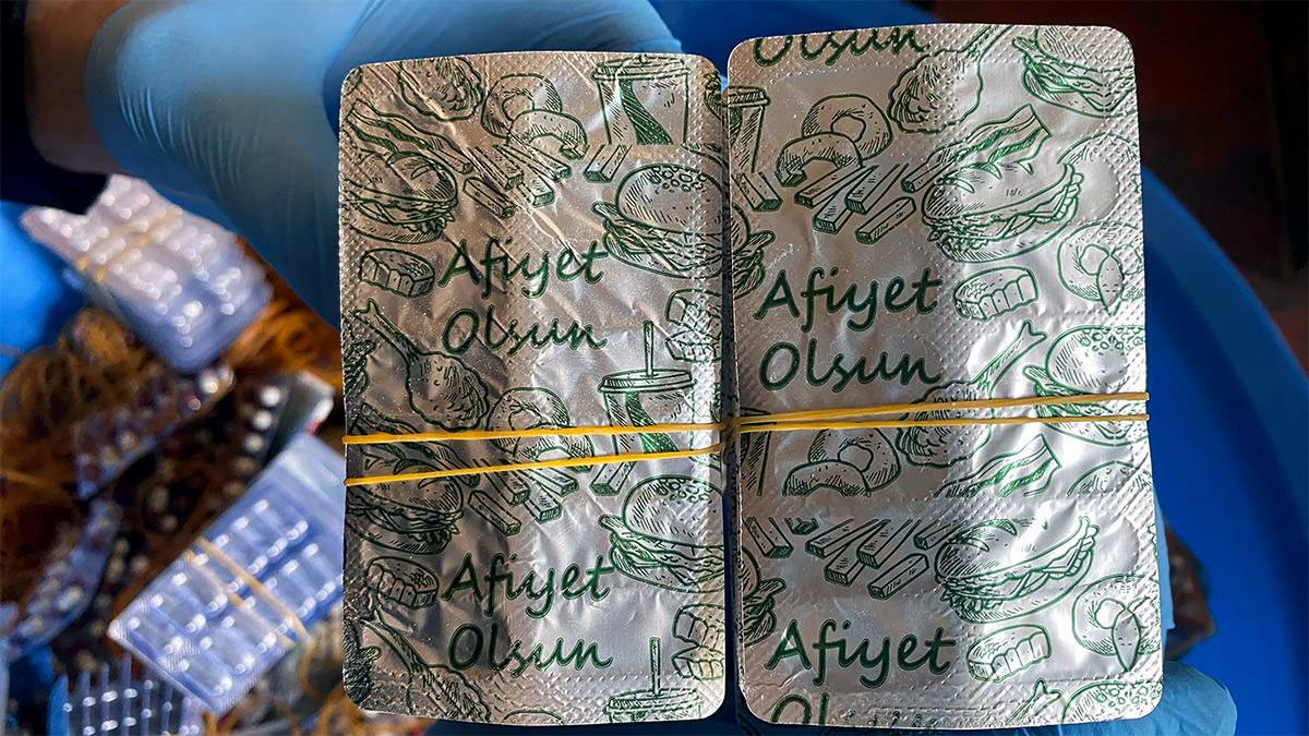 'Islak mendil' kılıfında uyuşturucu operasyonu: 'Afiyet olsun' ambalajıyla kamufle ettiler